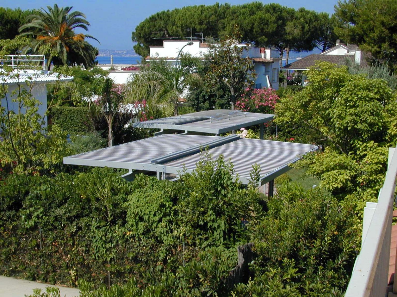 Pergole bioclimatiche lamellare Tende Roma metaltende Pergole bioclimatiche lamellare Tende Roma metaltende